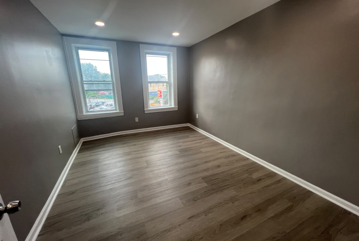 309 Park Ave. Apt. 2B