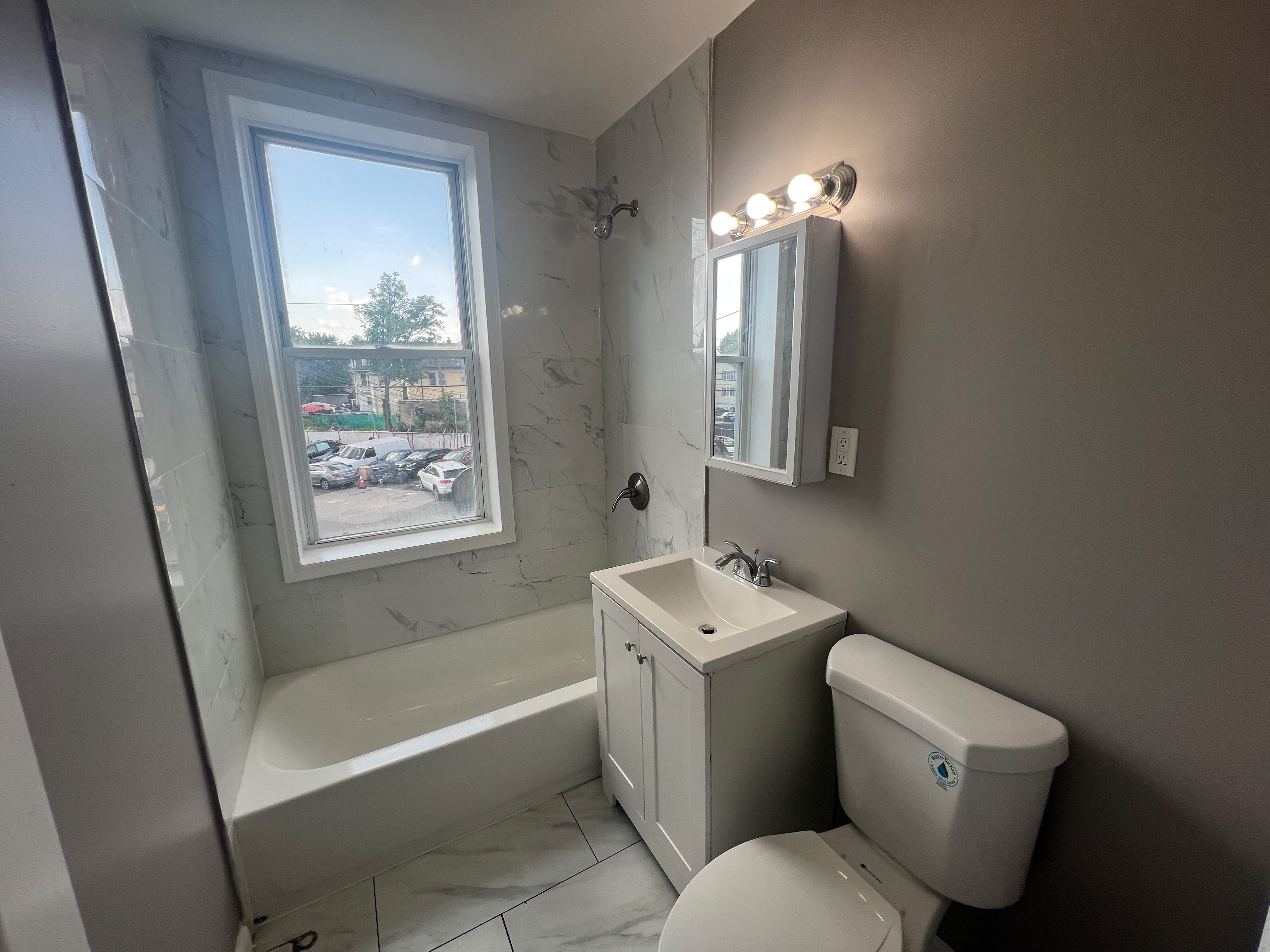 309 Park Ave. Apt. 2B
