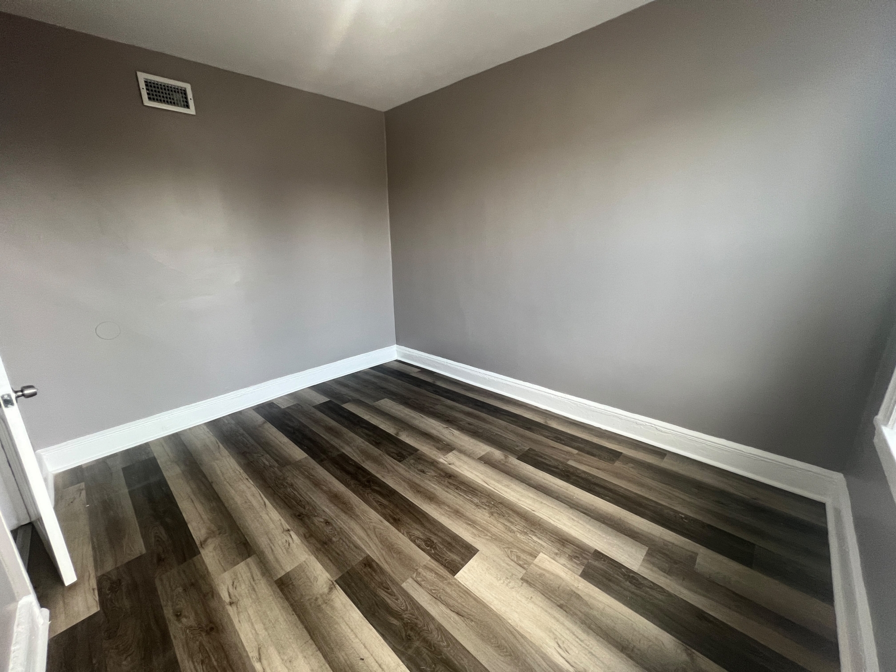 309 Park Ave. Apt. 2B