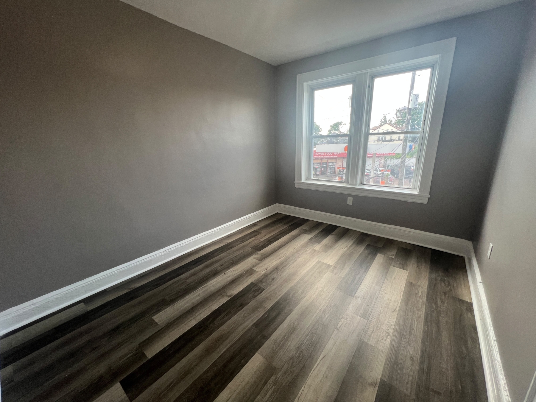 309 Park Ave. Apt. 2B
