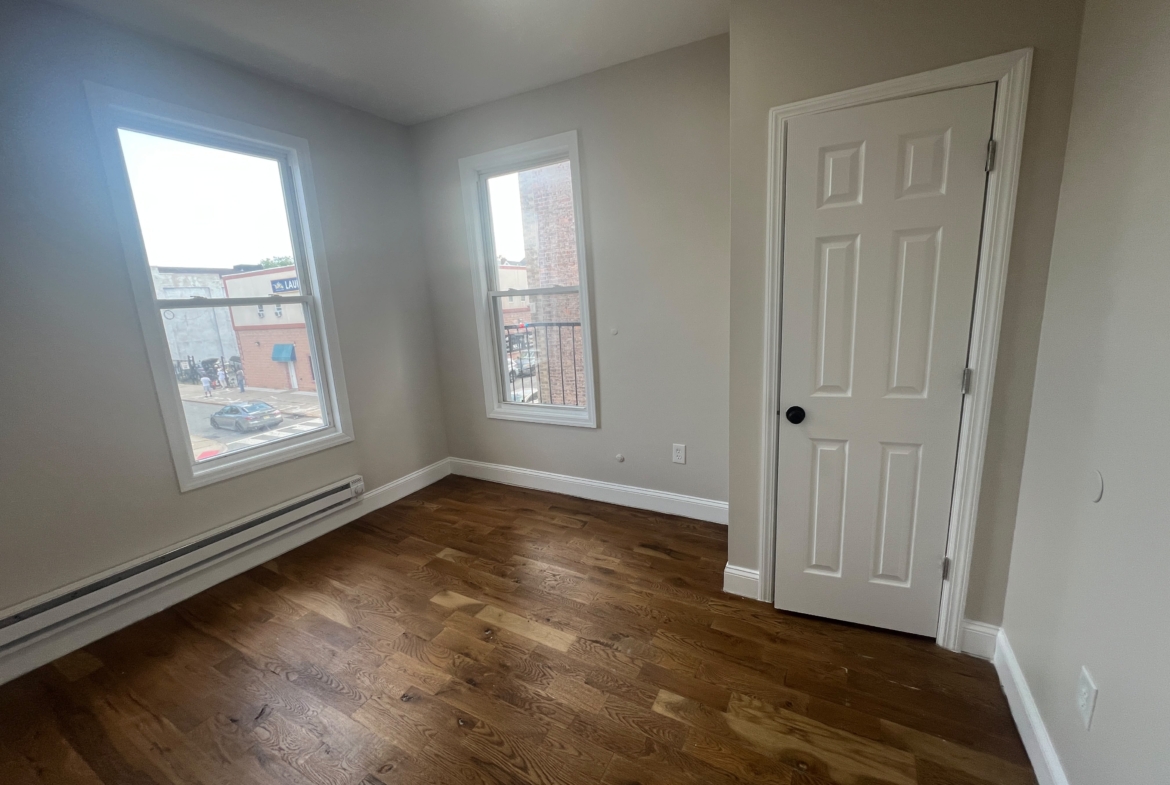 276 Broadway. Apt. 6