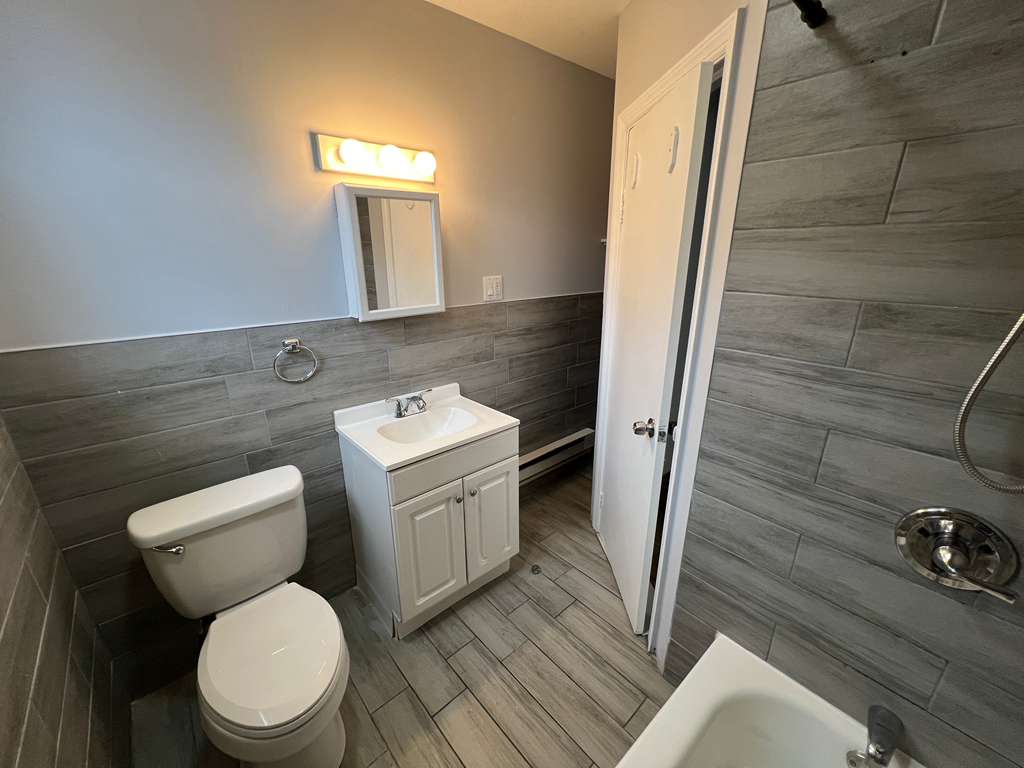 194 W Broadway Apt. 2F