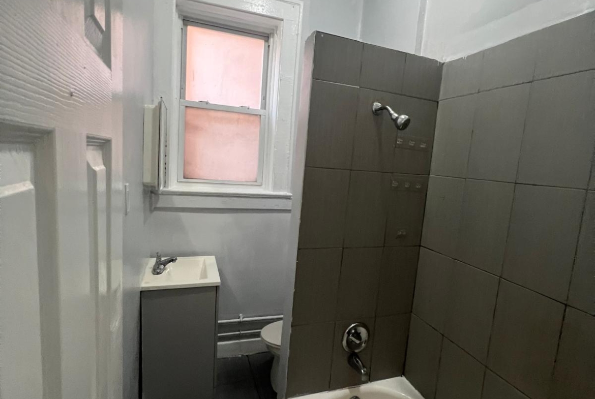 1345 Springfield Ave. Apt 4A