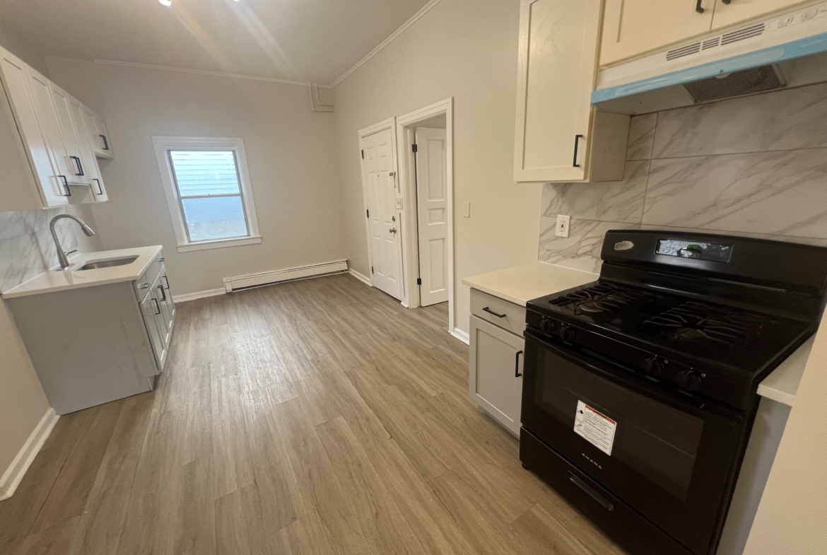 95 Cedar St. Apt. 1