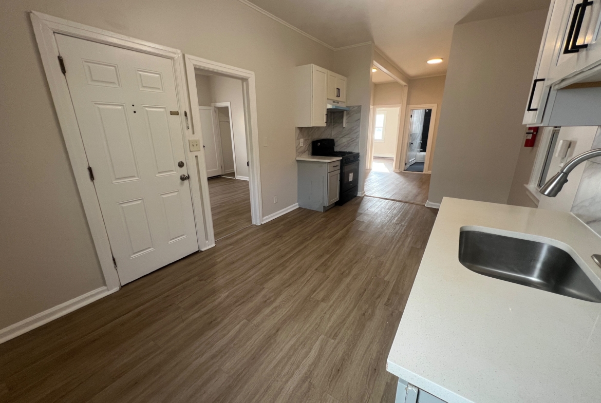 95 Cedar St. Apt. 1