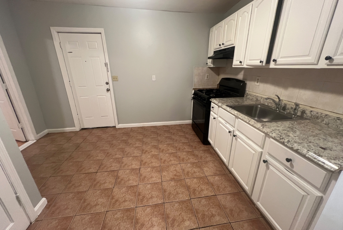 34 Passaic St. Apt. 4