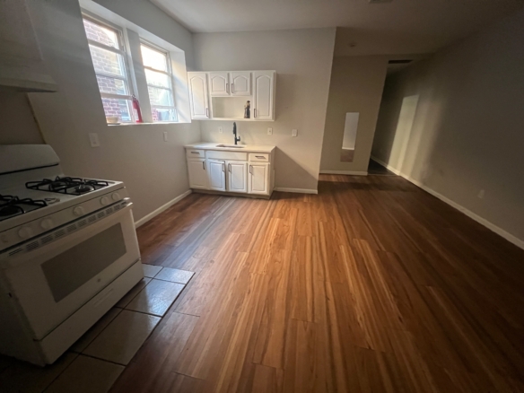 10 40th St. Apt. 10-18