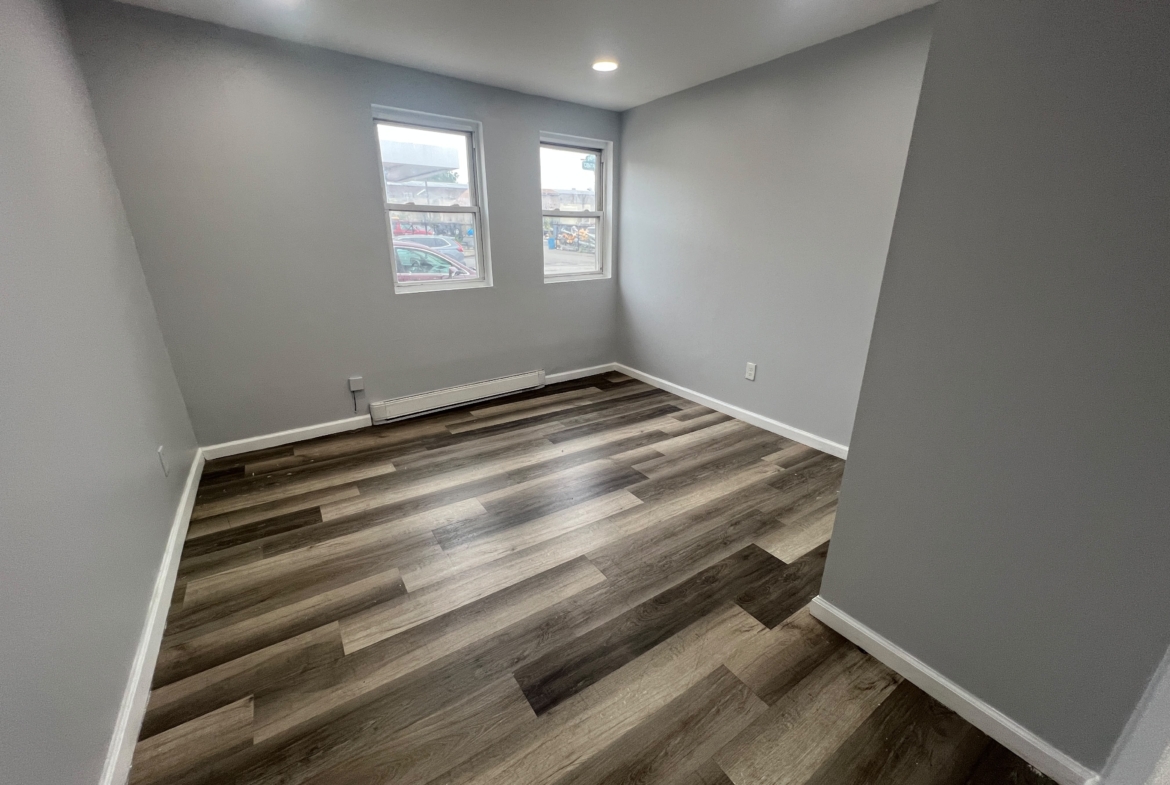 122 Central Ave. Apt A