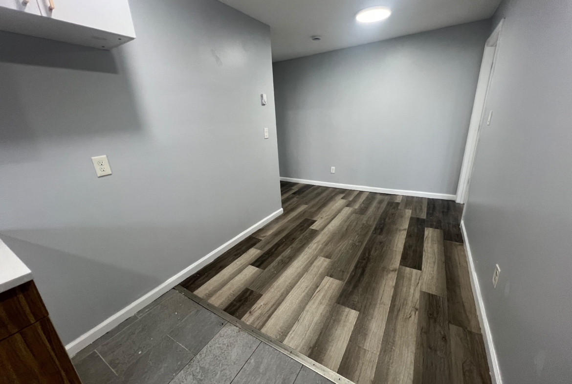 122 Central Ave. Apt A