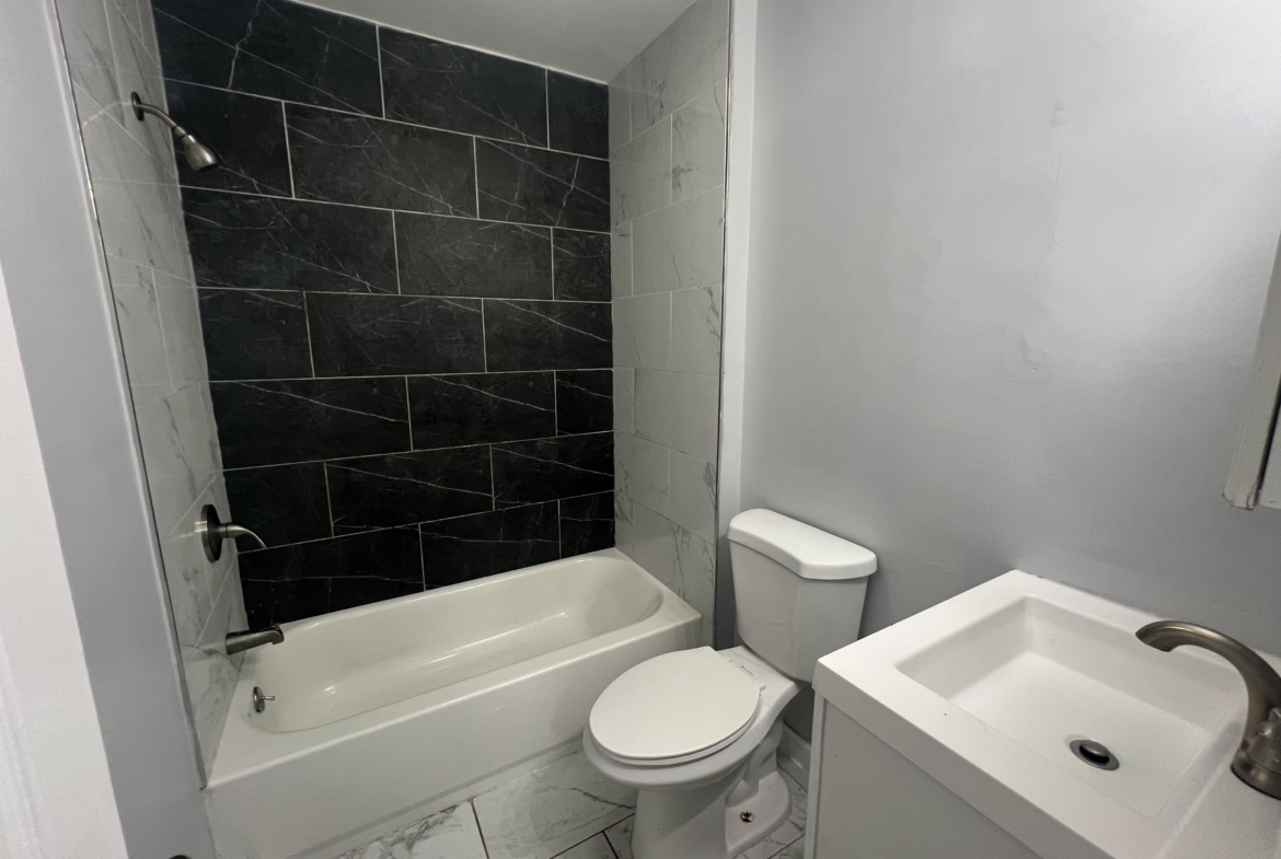 122 Central Ave. Apt A