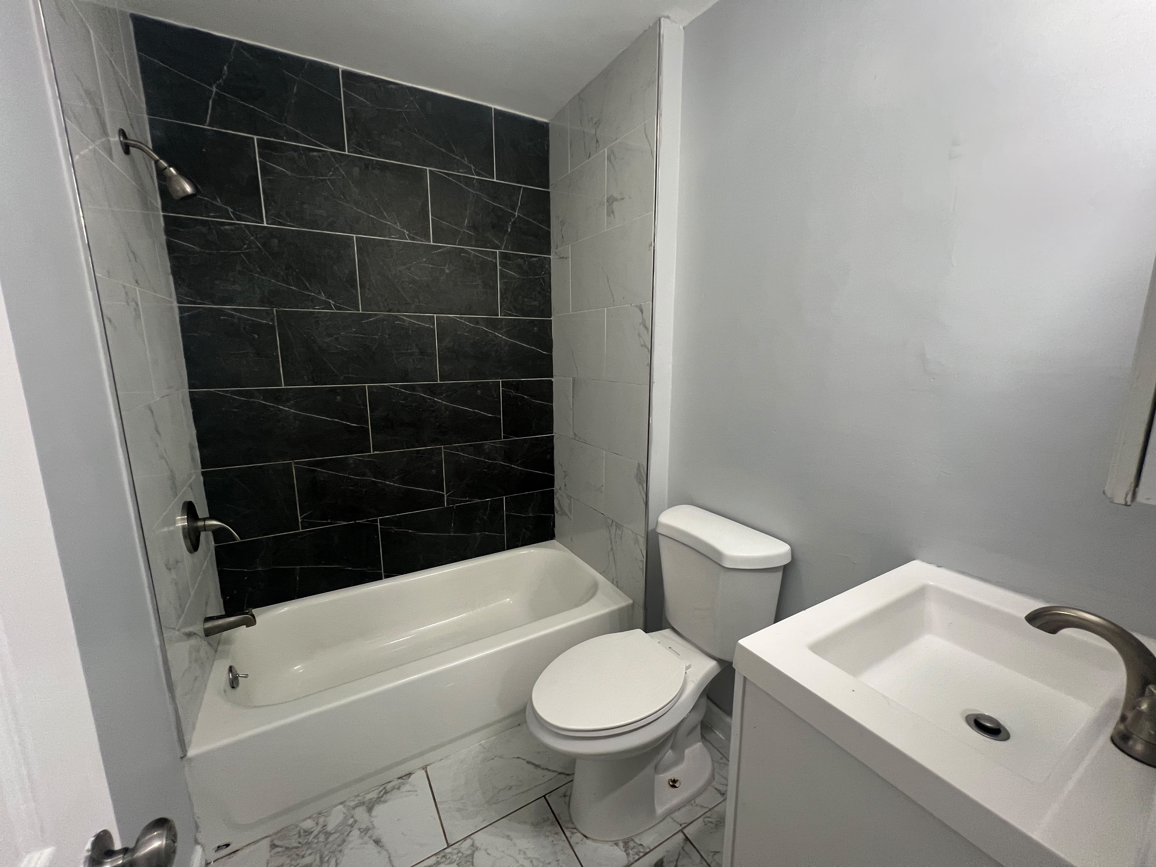 122 Central Ave. Apt A