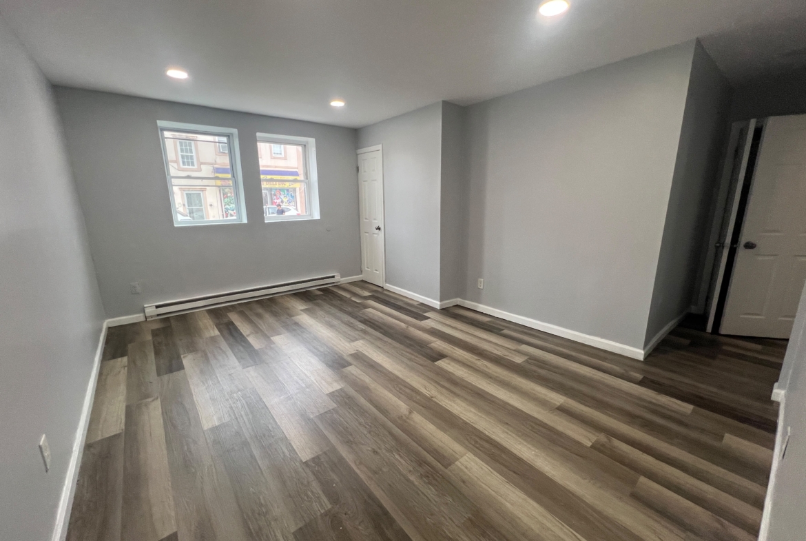 122 Central Ave. Apt A