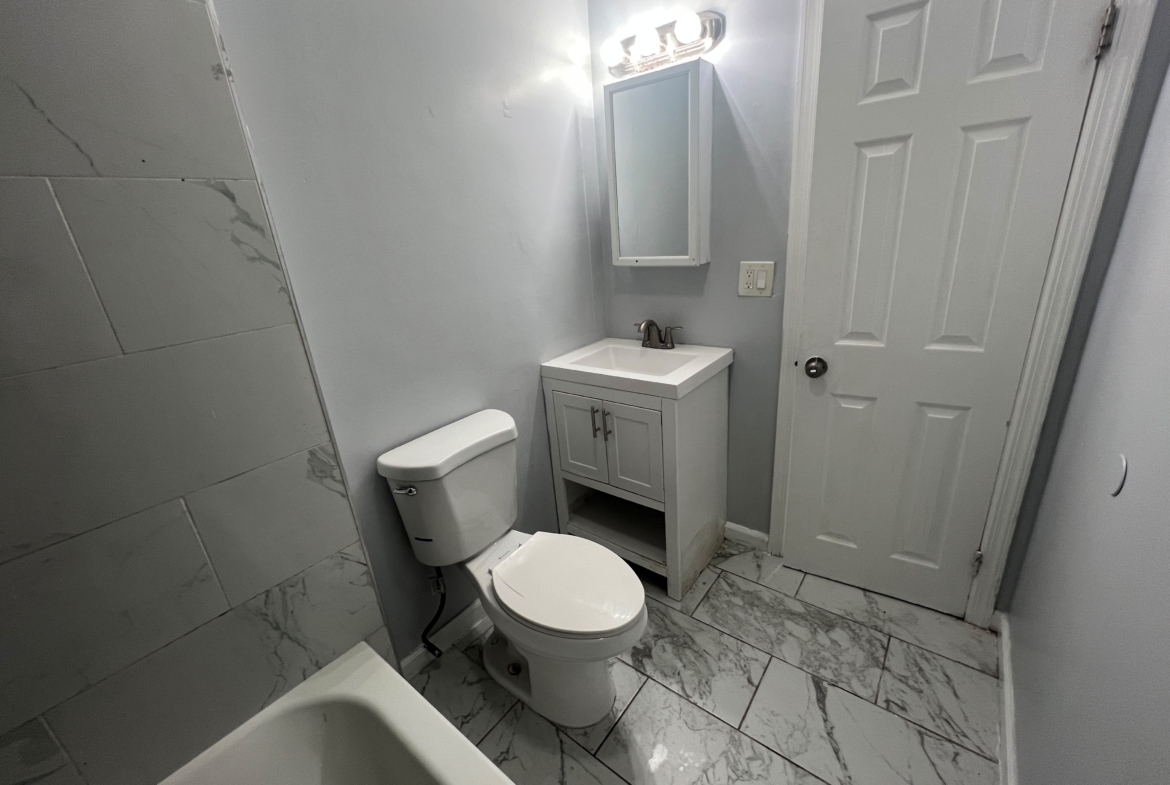122 Central Ave. Apt A