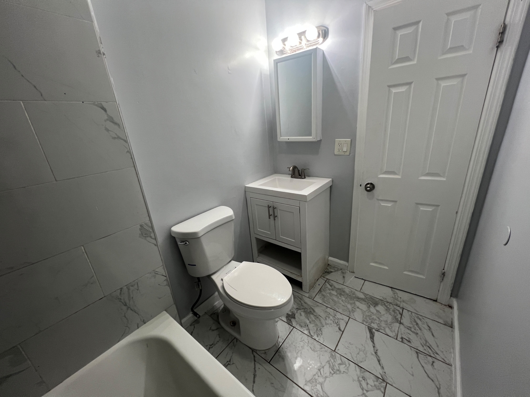 122 Central Ave. Apt A