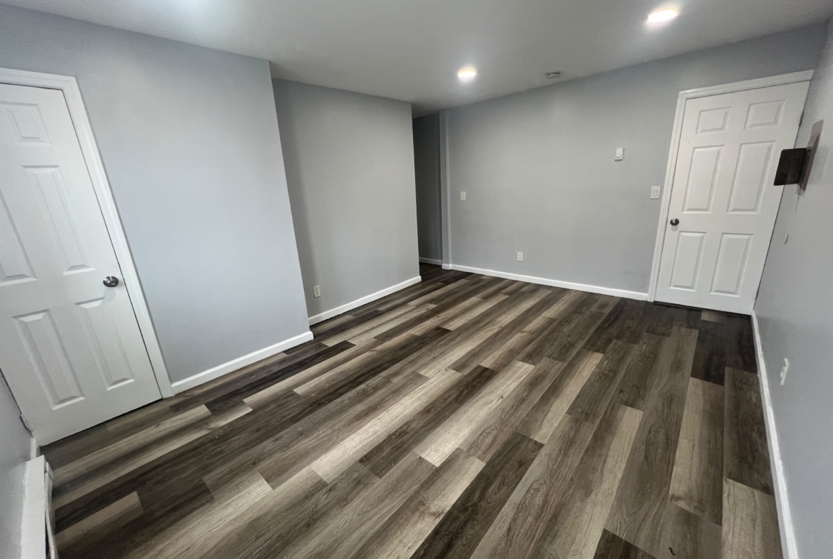 122 Central Ave. Apt A