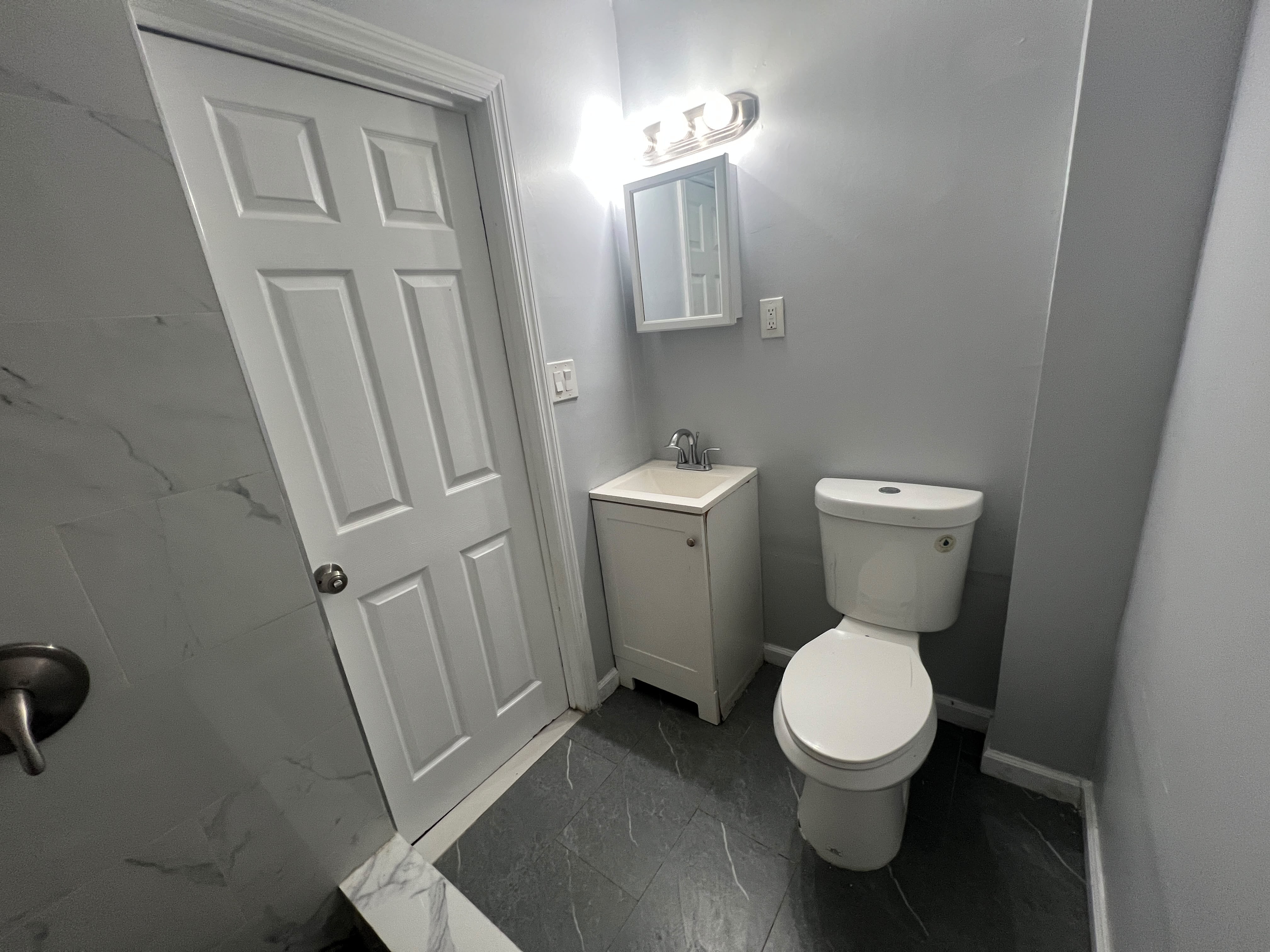 122 Central Ave. Apt A