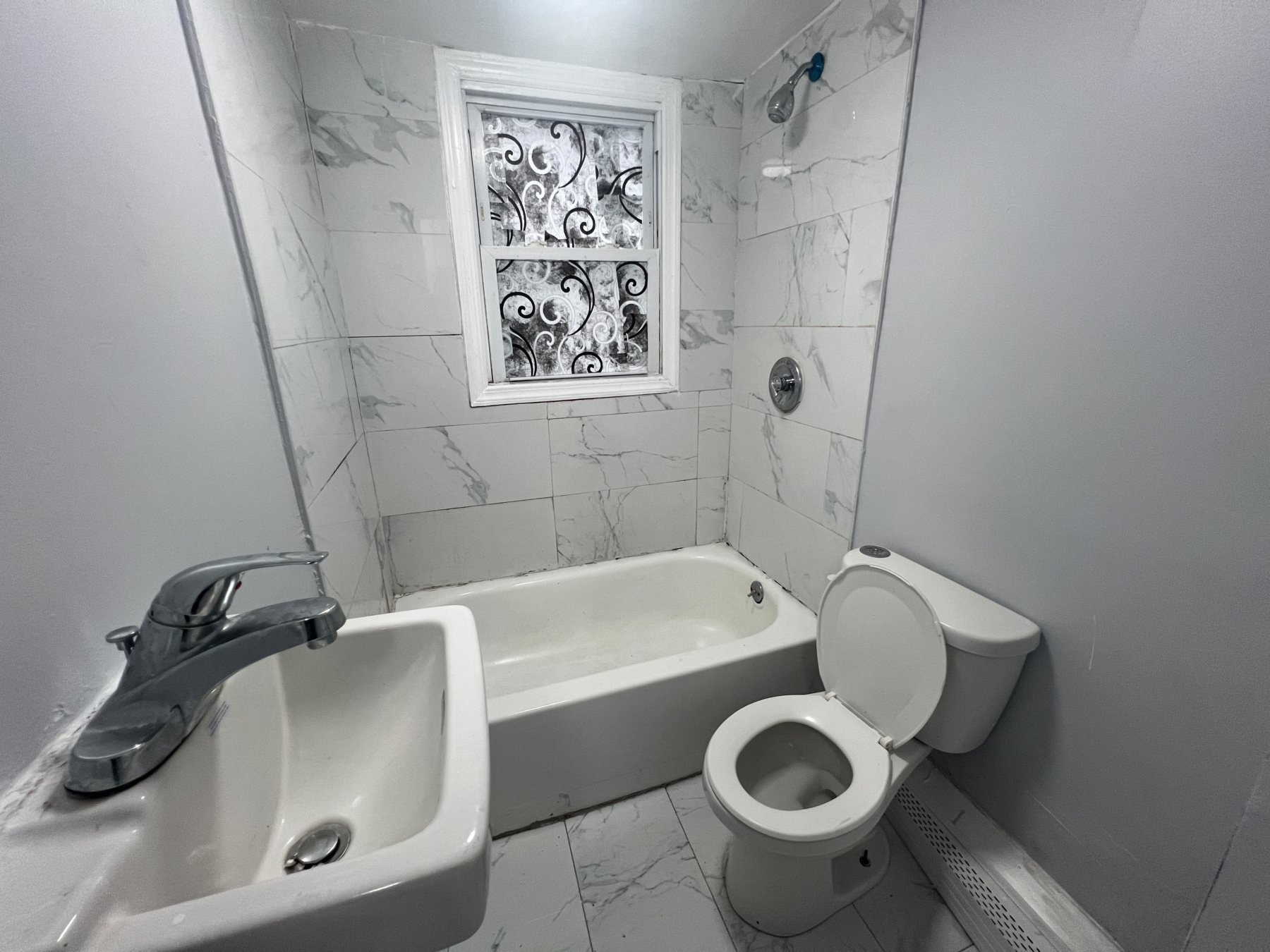 326 Grand Apt. 1R