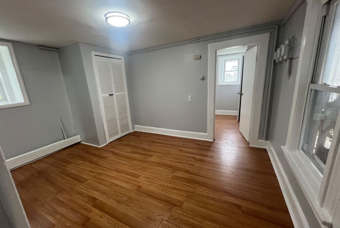 326 Grand Apt. 1R