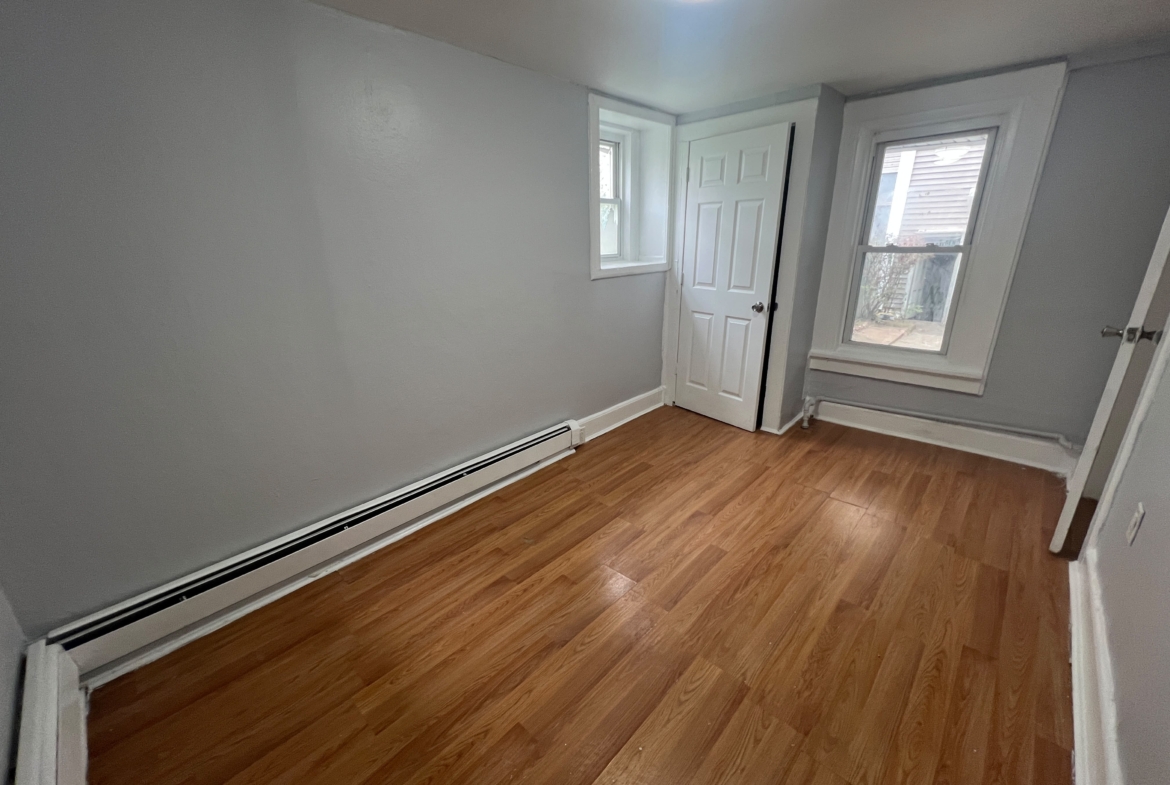 326 Grand Apt. 1R