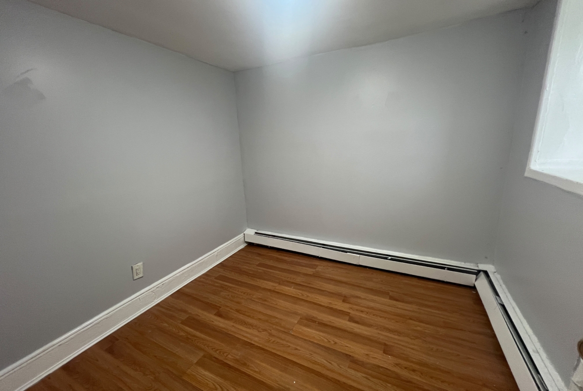 326 Grand Apt. 1R