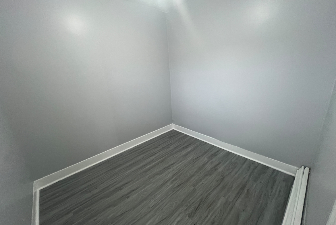 76 4th Ave. Apt. 3