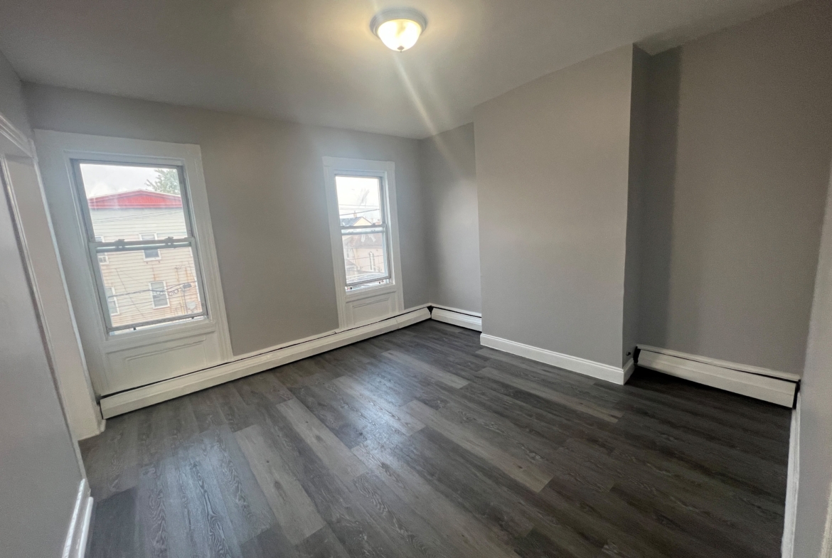76 4th Ave. Apt. 3