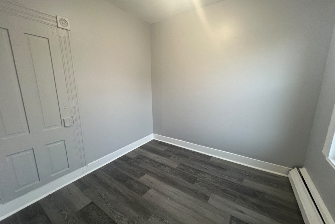 76 4th Ave. Apt. 3