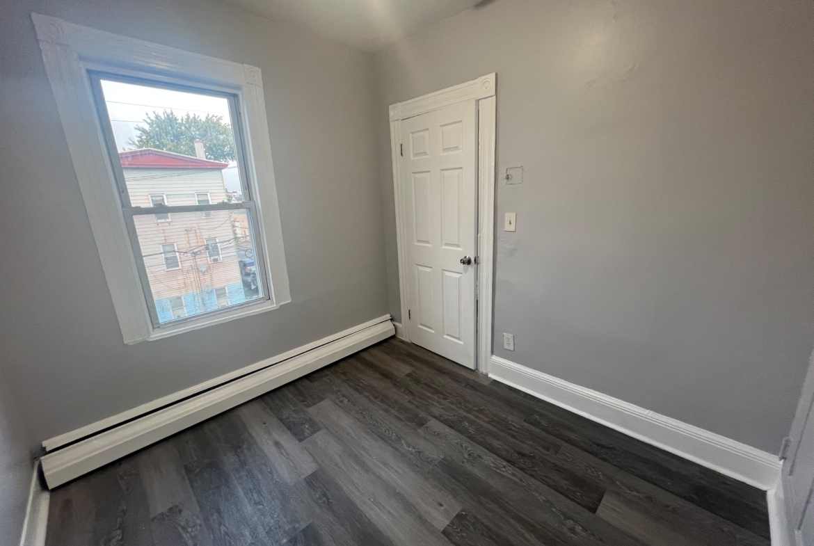 76 4th Ave. Apt. 3
