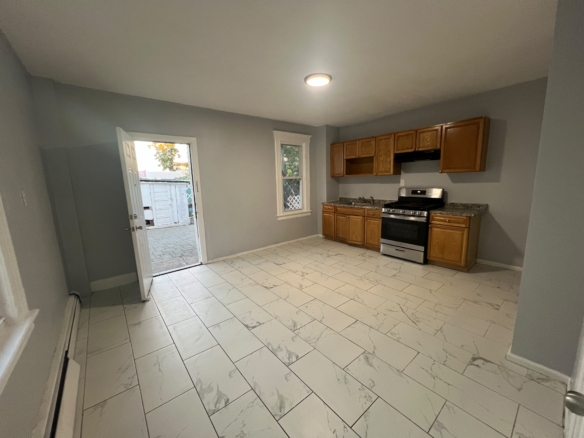68 Wayne Ave. Apt. 2