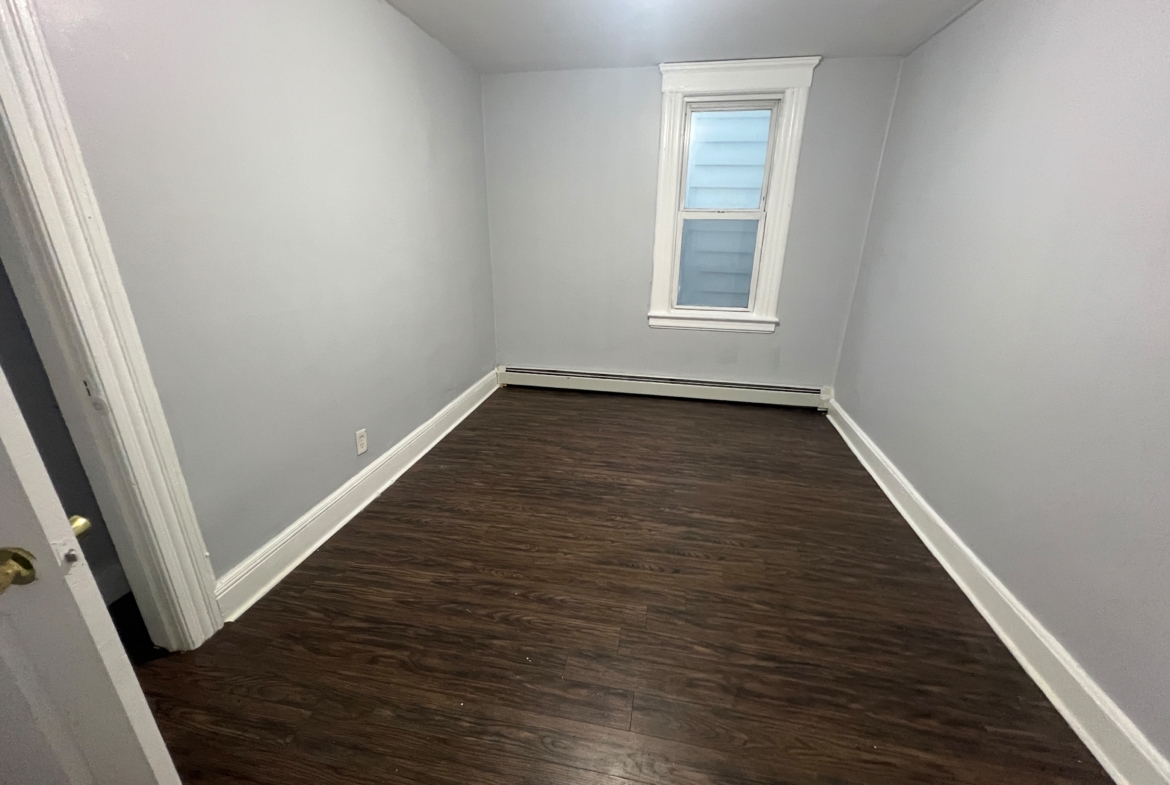 68 Wayne Ave. Apt. 2