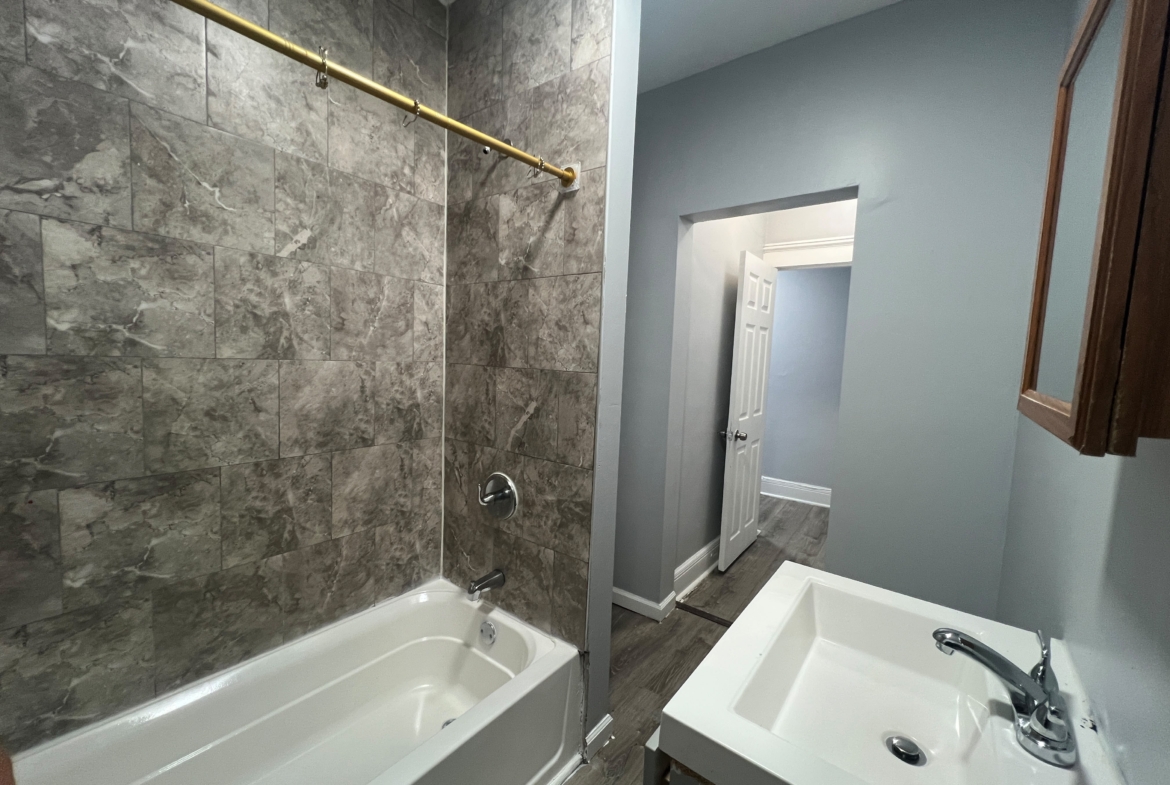 68 Wayne Ave. Apt. 2